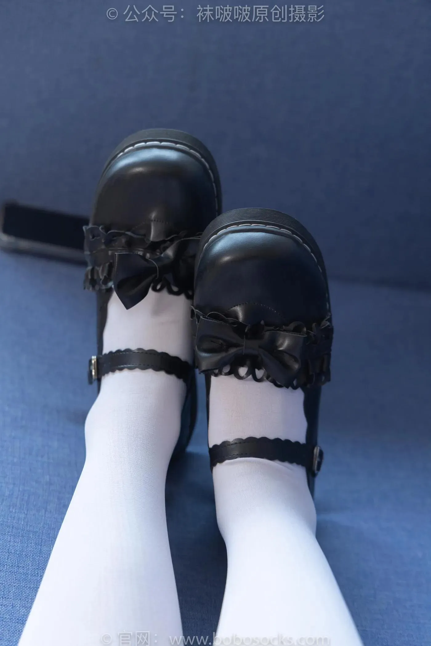 [BoBoSocks袜啵啵]NO.160 小淳-匡威板鞋、黑皮鞋、短肉丝、白丝小腿袜 [140P]插图8